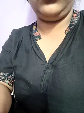 Cute payal0 online show from March 29, 2026, 1:44 pm