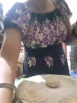 Melody Shyla online show from November 2, 2025, 12:40 pm