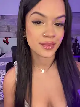 Alisha-Bond online show from December 3, 2024, 2:25 am