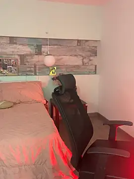 Alisha-Bond online show from December 28, 2024, 11:37 pm