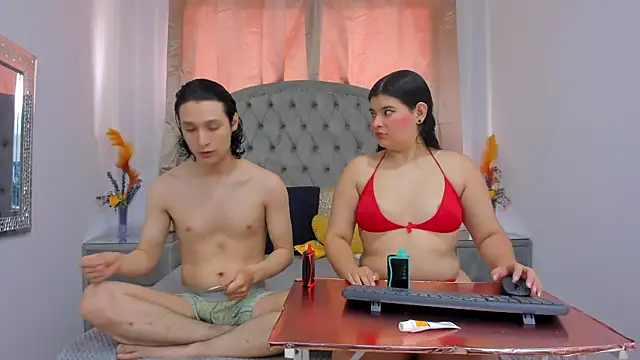 LIZandDante online show from September 18, 2025, 7:38 pm
