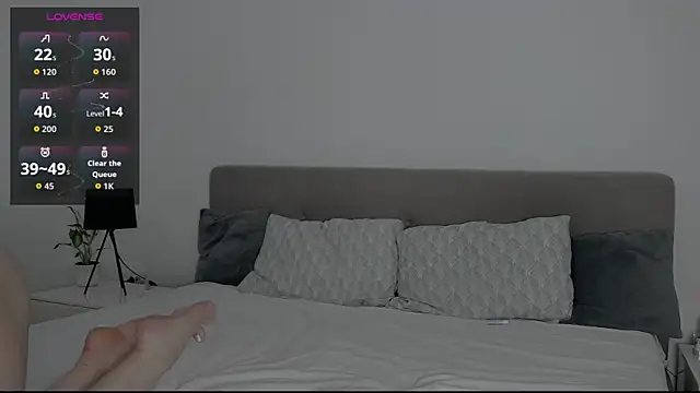 AllisonSky online show from November 19, 2025, 4:07 pm