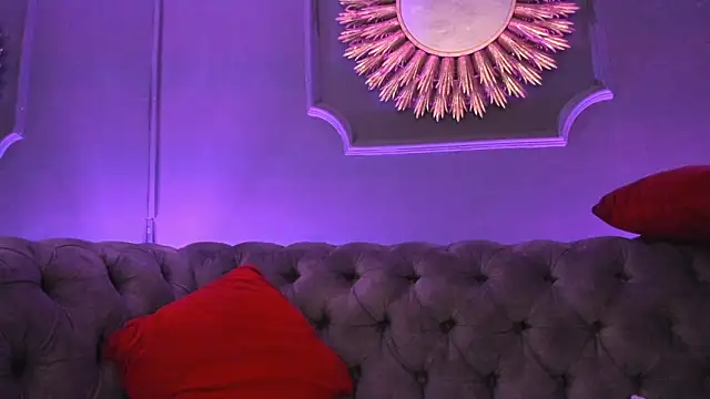 Lucy Williiams online show from December 11, 2024, 11:21 pm