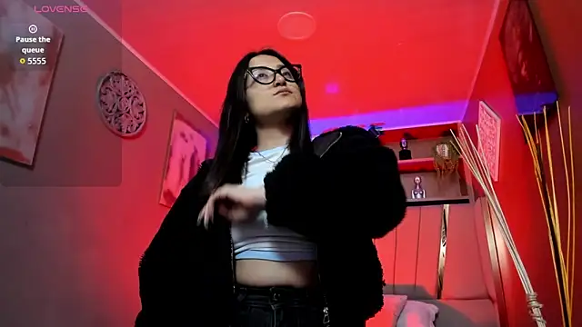 Lucy Williiams online show from November 13, 2025, 11:31 am