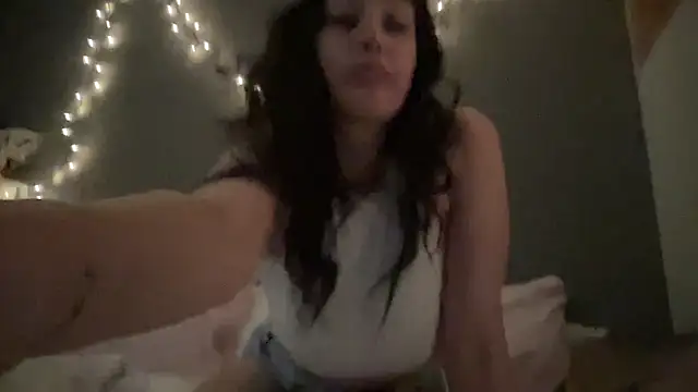 Snapshot of lonelylexxxie chatting on January 12, 2025, 5:45 am lonelylexxxie online show from January 12, 2025, 5:45 am