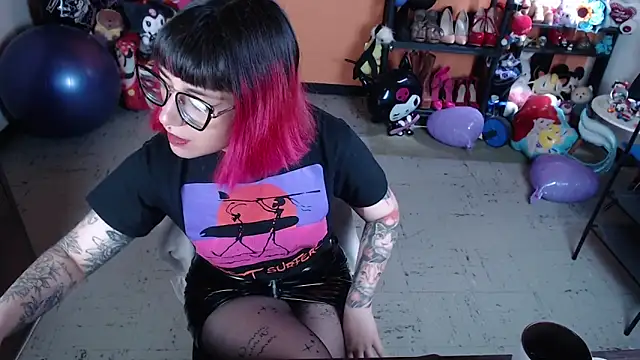 MissMiia2 online show from October 13, 2025, 2:06 pm