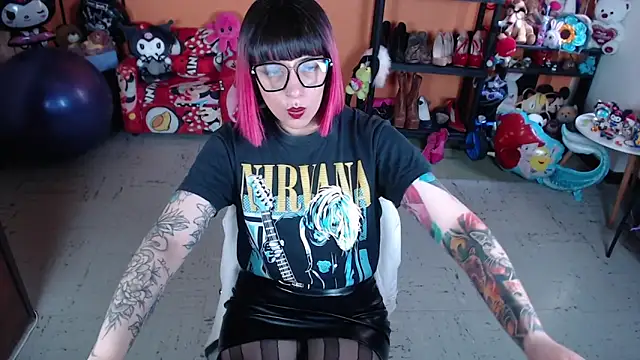 MissMiia2 online show from November 18, 2025, 3:49 pm