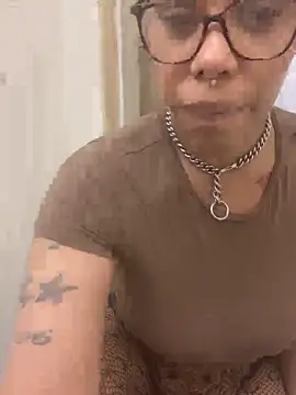 Princess Desirae online show from May 5, 2026, 6:32 am