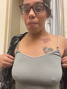 Princess Desirae online show from May 10, 2026, 3:33 am