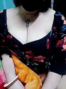 Snapshot of Raja_Ranii chatting on December 15, 2024, 5:53 pm Raja Ranii online show from December 15, 2024, 5:53 pm