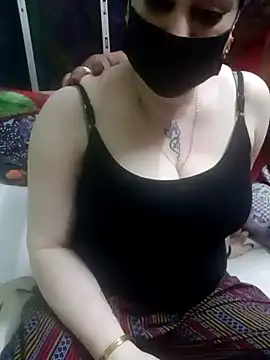 Snapshot of Raja_Ranii chatting on January 22, 2025, 5:17 pm Raja Ranii online show from January 22, 2025, 5:17 pm