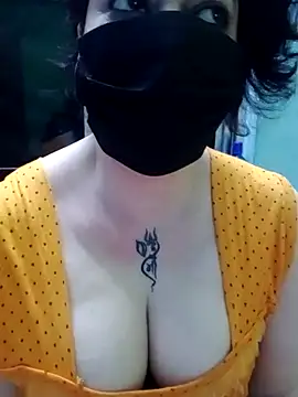 Snapshot of Raja_Ranii chatting on February 23, 2025, 1:42 pm Raja Ranii online show from February 23, 2025, 1:42 pm