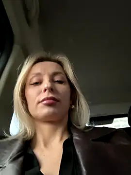 Diamond Bunny  online show from January 7, 2026, 1:57 pm