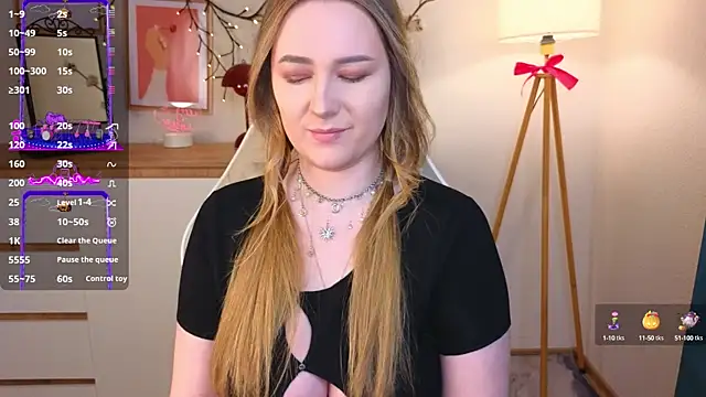 Emma B1uem online show from January 28, 2025, 9:50 pm