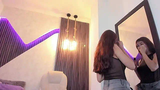 laurin clauz  online show from March 12, 2025, 1:51 pm