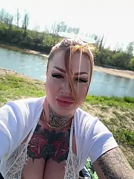 krysstal003 online show from April 19, 2026, 2:16 pm