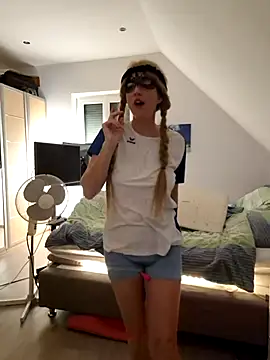 Hexe12346 online show from November 18, 2025, 6:23 pm