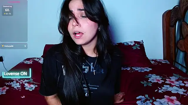 Snapshot of Lune_Claire chatting on January 13, 2026, 1:00 am Lune Claire online show from January 13, 2026, 1:00 am