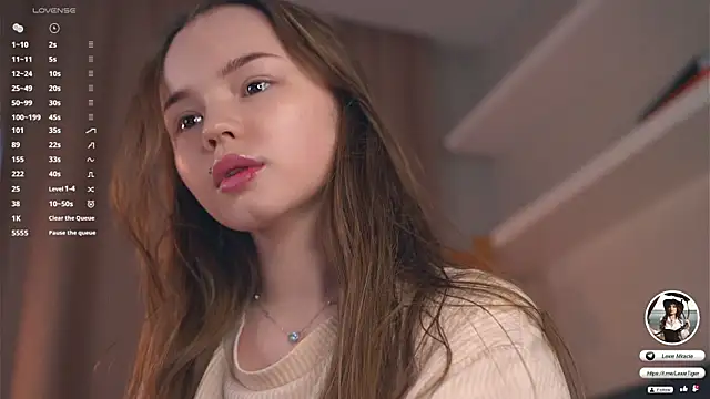 Snapshot of Miss_miracle chatting on October 15, 2025, 4:01 am Miss miracle online show from October 15, 2025, 4:01 am