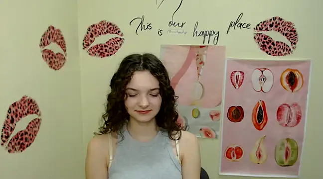  SusieSu  online show from December 9, 2024, 10:20 pm