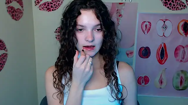  SusieSu  online show from October 18, 2025, 6:37 am