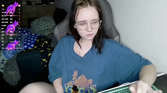 Snapshot of crashtest_13 chatting on January 22, 2025, 11:53 pm crashtest 13 online show from January 22, 2025, 11:53 pm