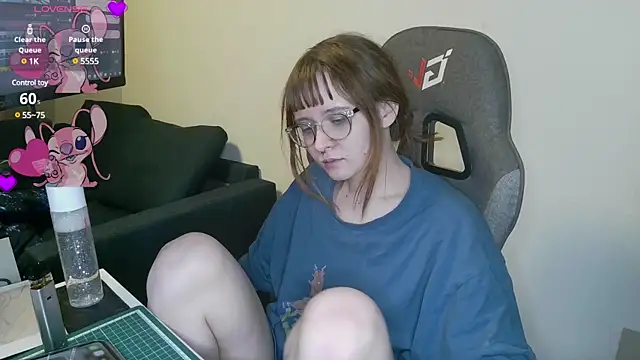 Snapshot of crashtest_13 chatting on February 19, 2025, 12:25 am crashtest 13 online show from February 19, 2025, 12:25 am