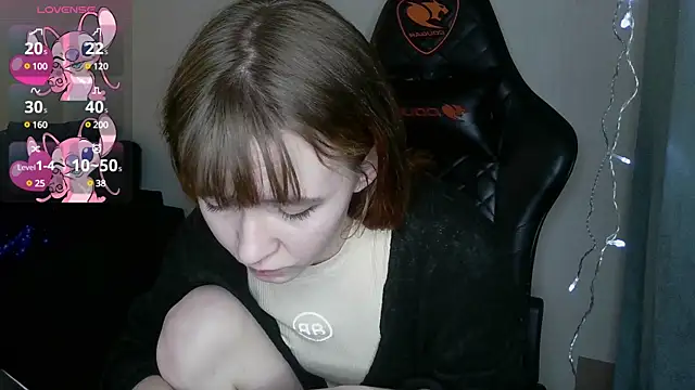 Snapshot of crashtest_13 chatting on February 27, 2025, 7:04 pm crashtest 13 online show from February 27, 2025, 7:04 pm