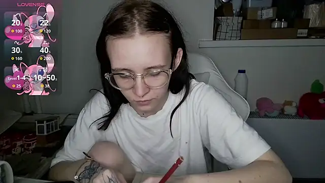 Snapshot of crashtest_13 chatting on September 9, 2025, 10:31 pm crashtest 13 online show from September 9, 2025, 10:31 pm