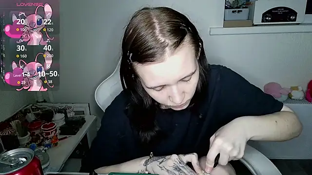 Snapshot of crashtest_13 chatting on September 12, 2025, 12:33 am crashtest 13 online show from September 12, 2025, 12:33 am