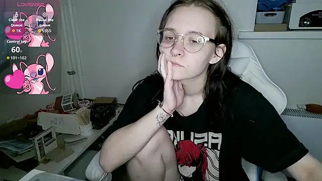 Snapshot of crashtest_13 chatting on September 16, 2025, 6:31 pm crashtest 13 online show from September 16, 2025, 6:31 pm