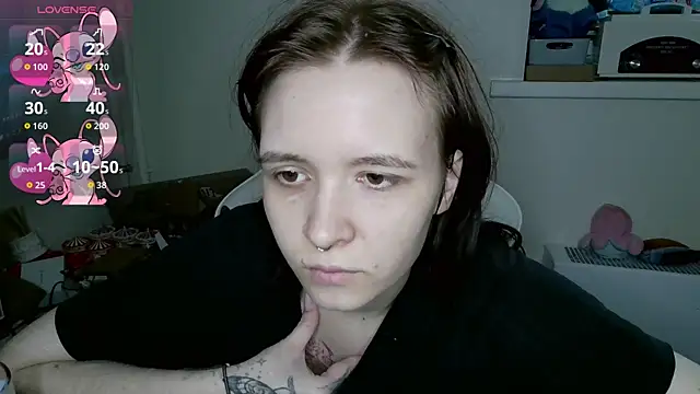 Snapshot of crashtest_13 chatting on September 20, 2025, 9:32 am crashtest 13 online show from September 20, 2025, 9:32 am