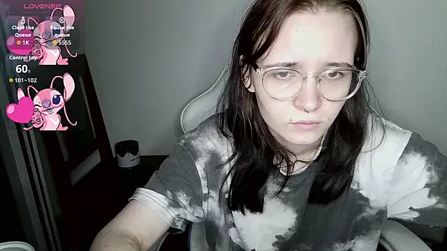 Snapshot of crashtest_13 chatting on October 1, 2025, 11:33 pm crashtest 13 online show from October 1, 2025, 11:33 pm