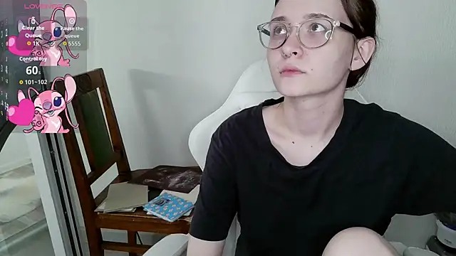 Snapshot of crashtest_13 chatting on October 4, 2025, 9:51 am crashtest 13 online show from October 4, 2025, 9:51 am