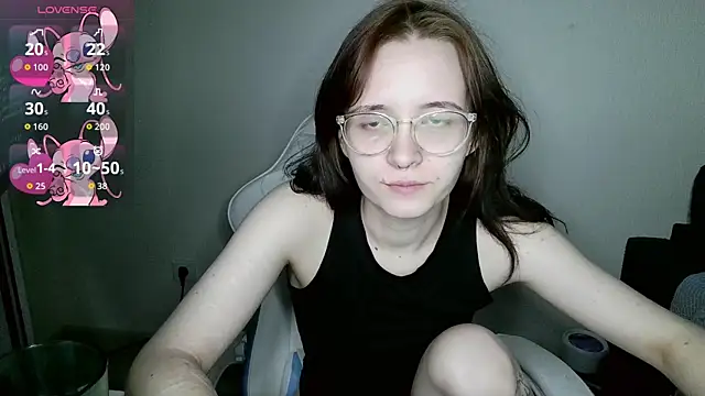 Snapshot of crashtest_13 chatting on October 13, 2025, 3:56 pm crashtest 13 online show from October 13, 2025, 3:56 pm