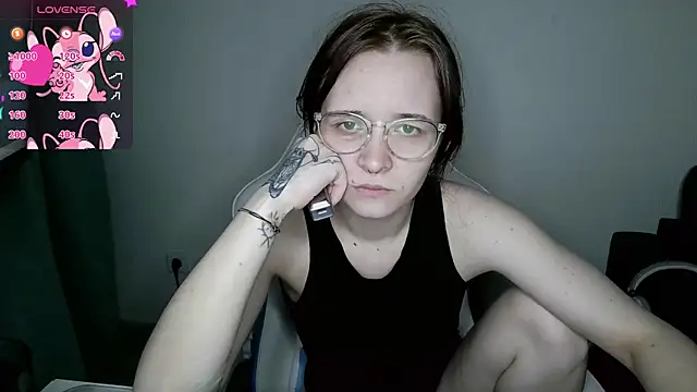 Snapshot of crashtest_13 chatting on October 15, 2025, 4:51 pm crashtest 13 online show from October 15, 2025, 4:51 pm