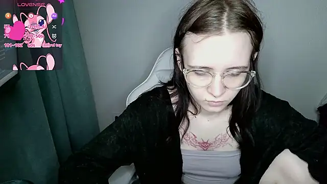 Snapshot of crashtest_13 chatting on October 21, 2025, 12:22 am crashtest 13 online show from October 21, 2025, 12:22 am