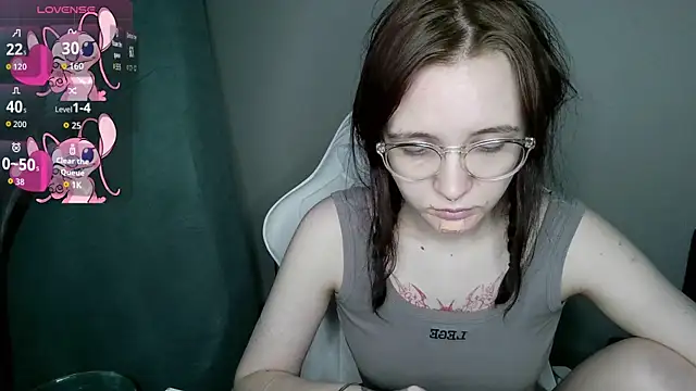 Snapshot of crashtest_13 chatting on November 1, 2025, 12:18 pm crashtest 13 online show from November 1, 2025, 12:18 pm