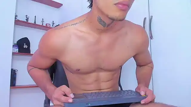 Jonryder  online show from December 16, 2025, 4:12 pm