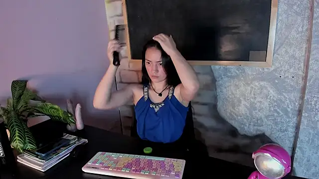 Scarlett  Fox   online show from February 13, 2025, 11:28 am