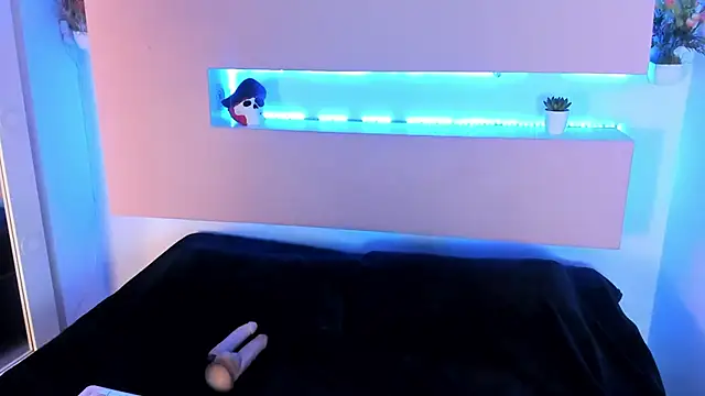 Scarlett  Fox   online show from February 26, 2025, 2:25 pm