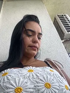 Sara-77 online show from December 4, 2025, 6:05 pm