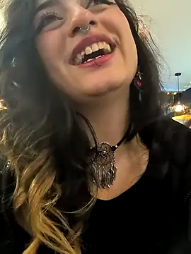 Lila Desiree online show from February 1, 2025, 2:05 am