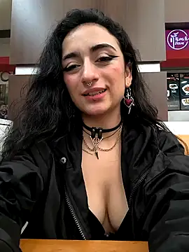 Lila Desiree online show from September 27, 2025, 4:45 pm