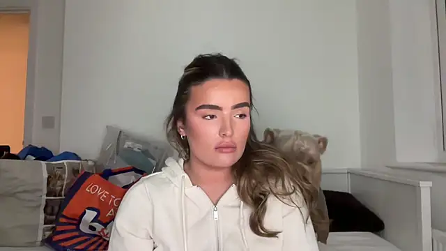 maisiesmithx online show from April 11, 2026, 8:46 pm