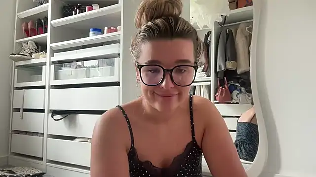 Snapshot of maisiesmithx chatting on June 8, 2026, 1:33 pm maisiesmithx online show from June 8, 2026, 1:33 pm