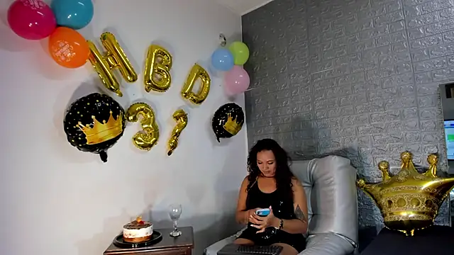 Snapshot of Betzabeth-Miller chatting on January 26, 2025, 8:14 am Betzabeth-Miller online show from January 26, 2025, 8:14 am