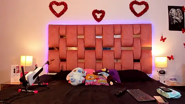 Snapshot of Betzabeth-Miller chatting on September 10, 2025, 3:28 am Betzabeth-Miller online show from September 10, 2025, 3:28 am