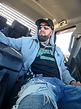 Beardedtattood online show from October 16, 2025, 1:45 pm