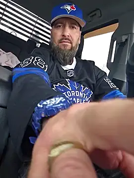 Snapshot of Beardedtattood chatting on May 6, 2026, 1:38 pm Beardedtattood online show from May 6, 2026, 1:38 pm